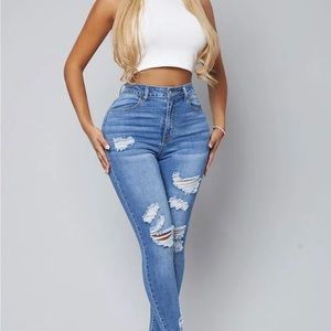 Curvy High Stretched Ripped Skinny Jeans